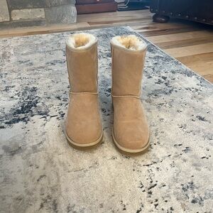 Ugg Classic Short Sand